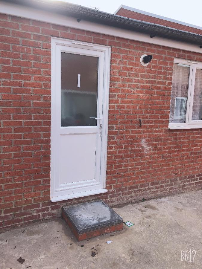 Flat 1 - Entire Modern Studio With En-Suite And Free Parking Close To Qmc, City Centre & Notts Uni Nottingham Exterior photo