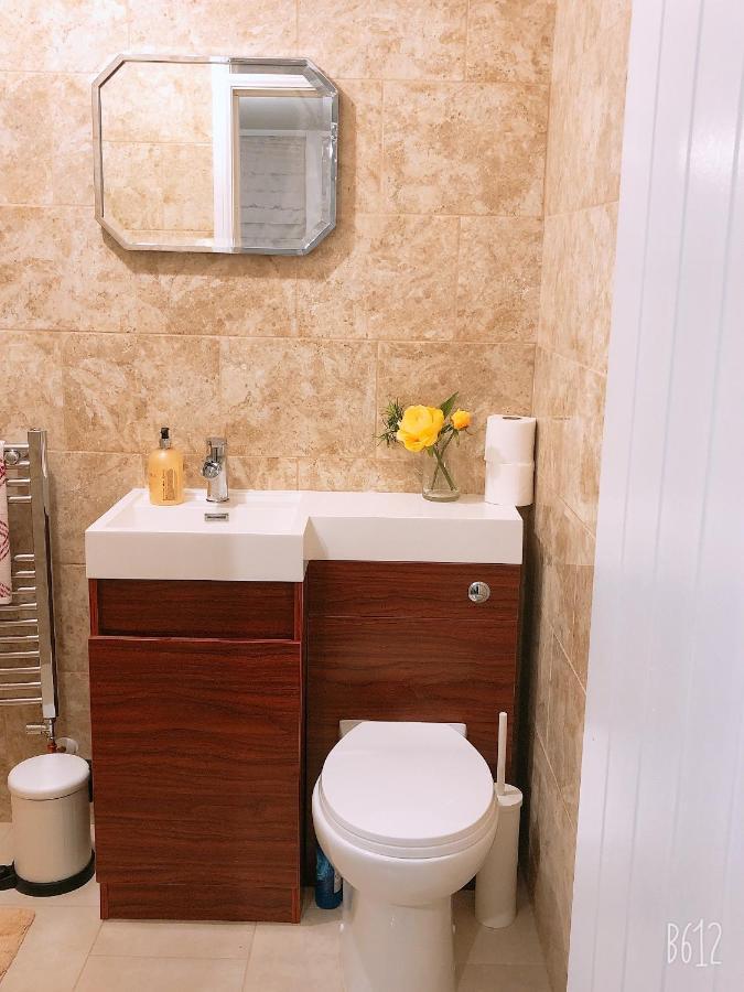 Flat 1 - Entire Modern Studio With En-Suite And Free Parking Close To Qmc, City Centre & Notts Uni Nottingham Exterior photo